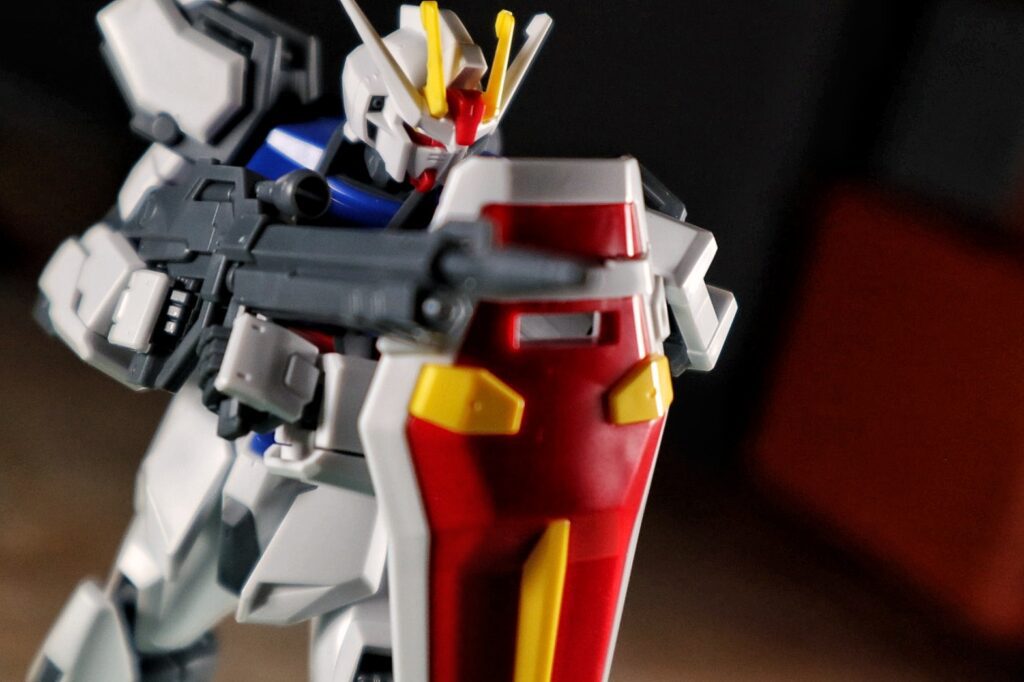 EG Gundam Strike with two-handed weapon grip | Robotic Drift