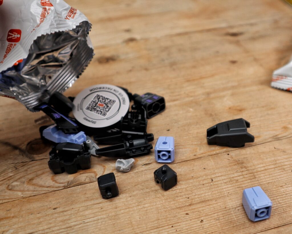 Unboxing a Blokees model kit | Robotic Drift